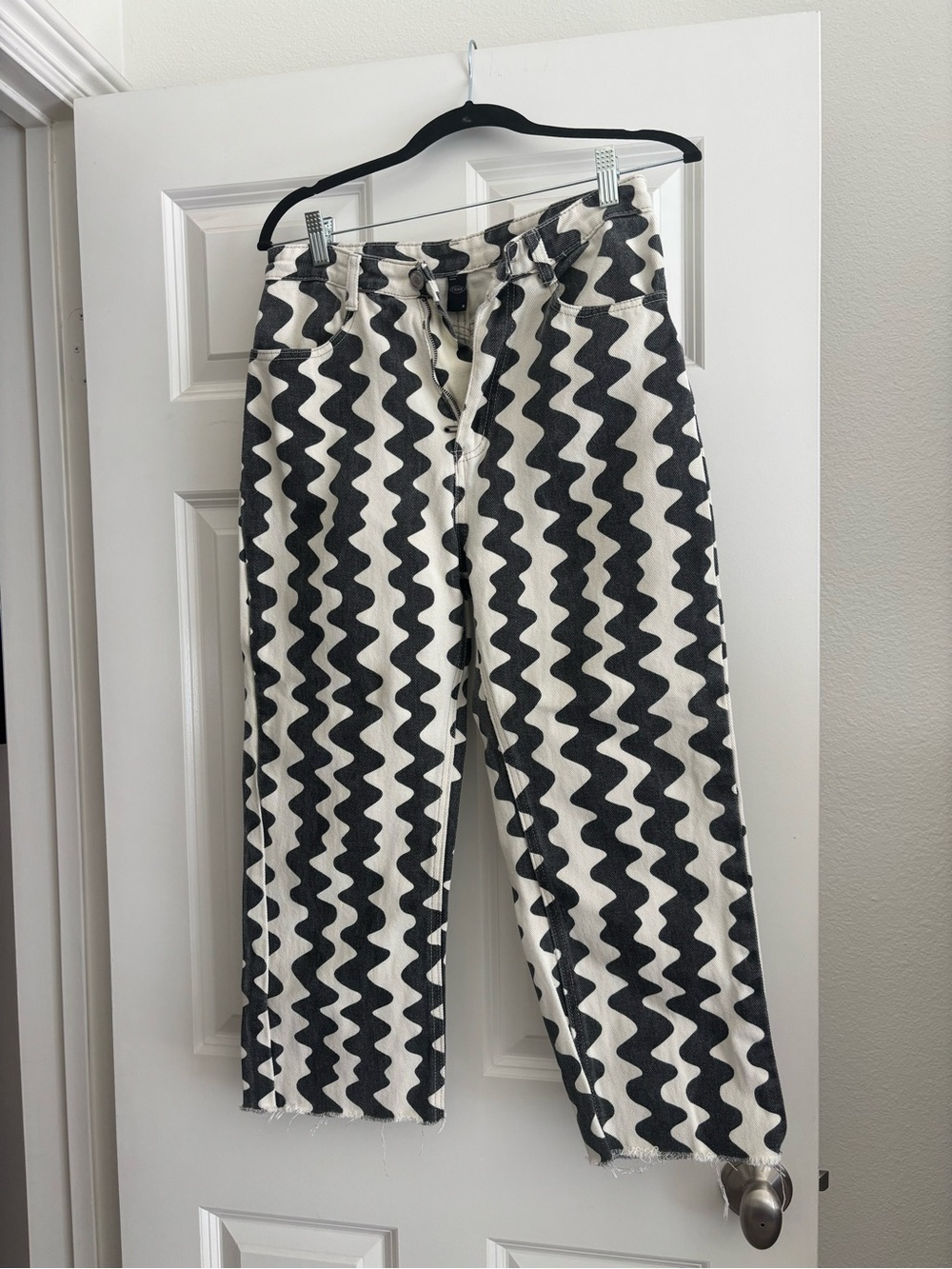 Black & White Wave Pattern Jeans with Frayed Hem